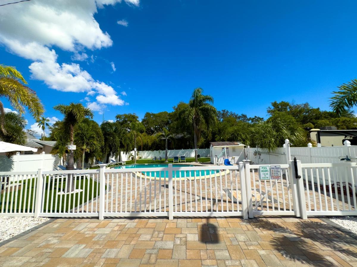 1K Bed Studio Apt With Shared Pool 02 Clearwater Exteriör bild